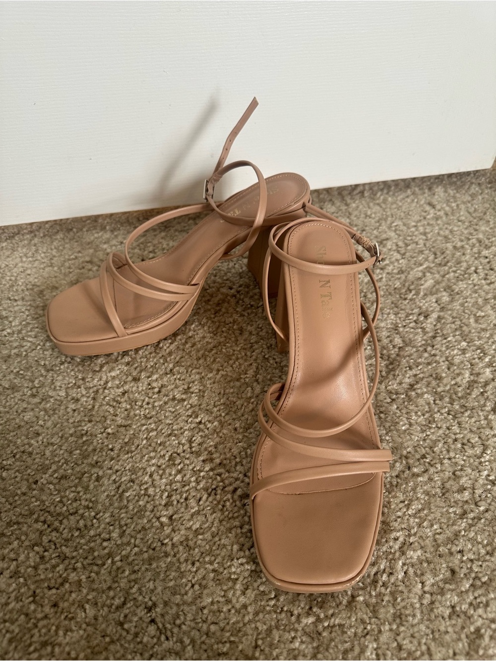Strappy Square-Toe Block Heel Sandals in Nude